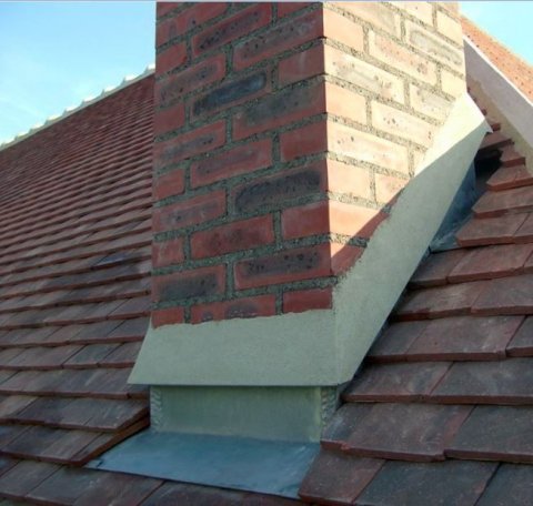 Entreprise spécialisée pour abergement de cheminée: étanchéité cheminée-toiture sur toit en tuile ou ardoise à Craponne 